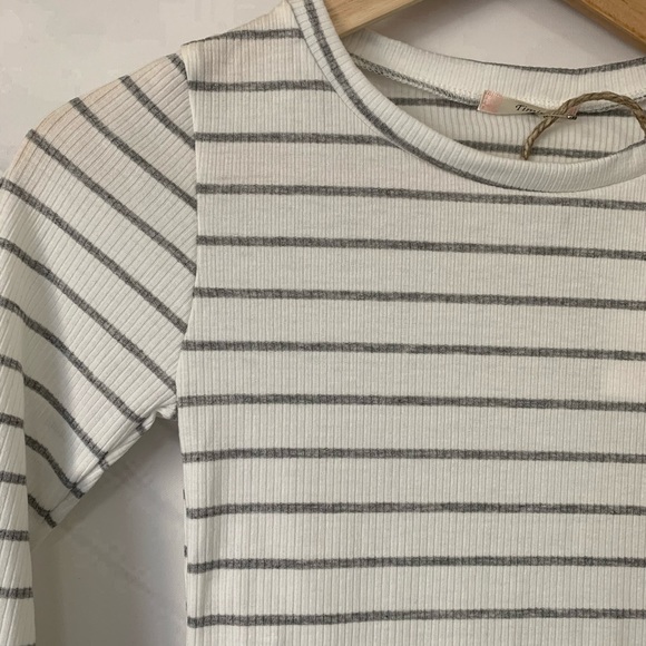 Top - Picture 2 of 3